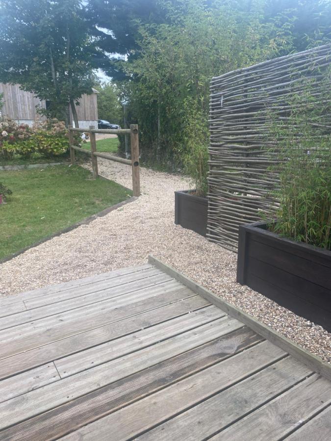 Les 4 Seasons, Agreable Gite Avec Terrasse Et Jardin La Croix Bigot 외부 사진